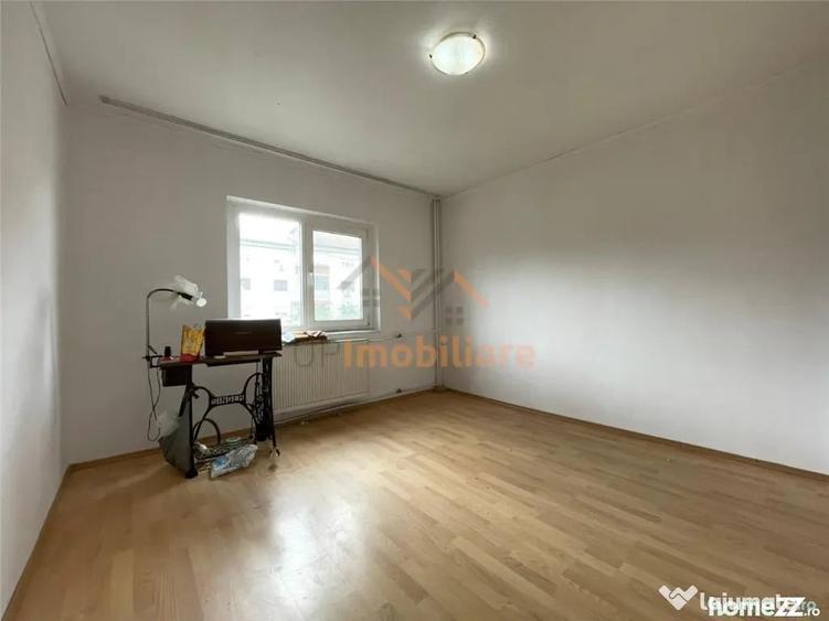 Apartament cu 3 camere decomandat în Decebal