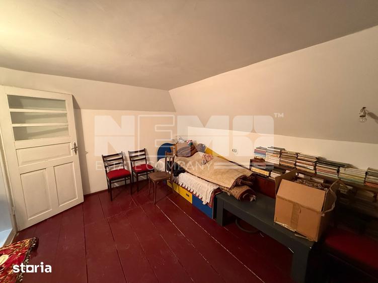 Casă cu 5 camere cu Teren 2000 Mp în Marginea