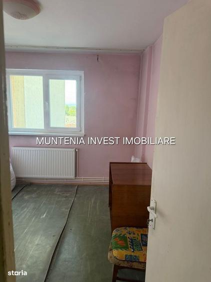 Apartament cu 2 camere semidecomandat, mobilat în Trivale