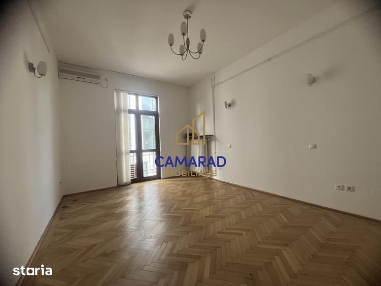 Apartament cu 3 camere în Victoriei