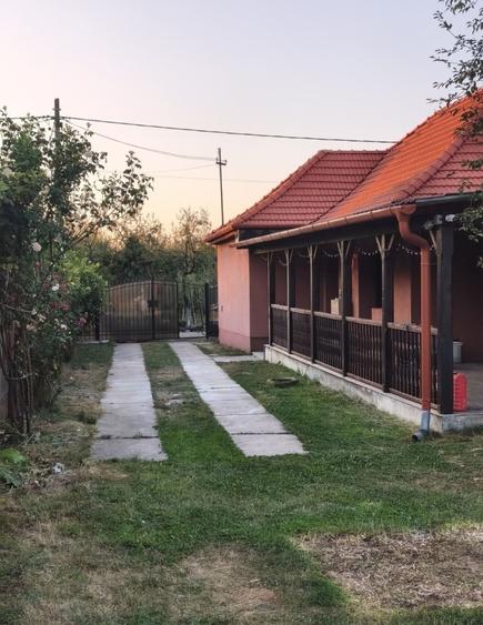 Casă cu 2 camere în Popești