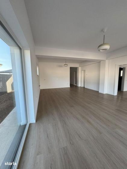 Casă cu 4 camere cu Teren 400 Mp în Central