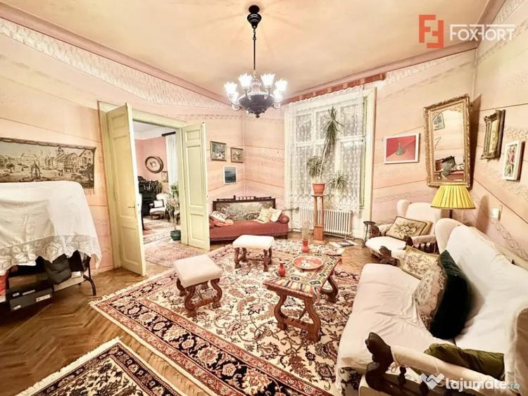 Apartament cu 4 camere decomandat în Exterior Vest