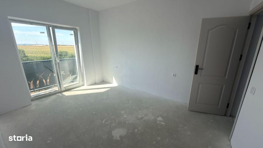 Apartament cu 3 camere decomandat în Turnișor