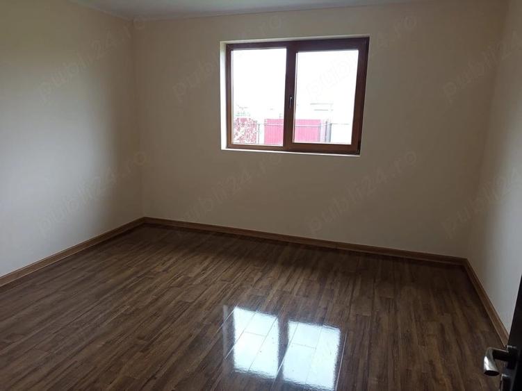 Casă cu 6 camere cu Teren 1060 Mp în Central
