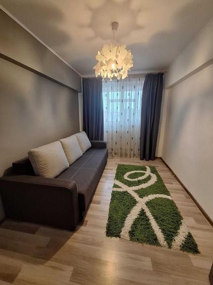 Apartament cu 3 camere decomandat în Valea Ialomiței