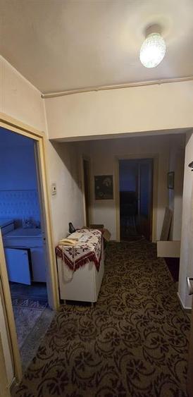 Apartament cu 4 camere decomandat, mobilat în Independenței