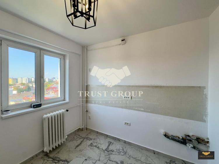 Apartament cu 3 camere decomandat în Titulescu
