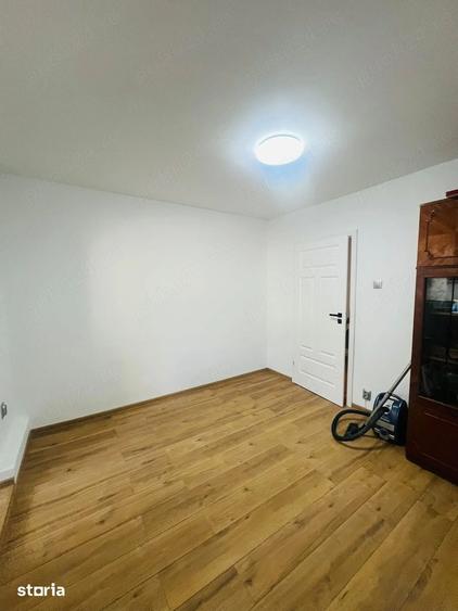 Apartament cu 4 camere decomandat în Tineretului