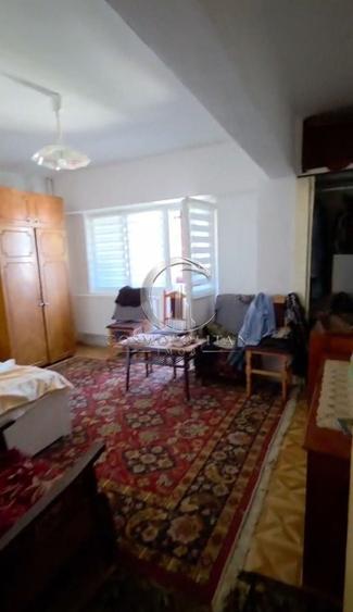 Garsonieră decomandată în Unirii Sud