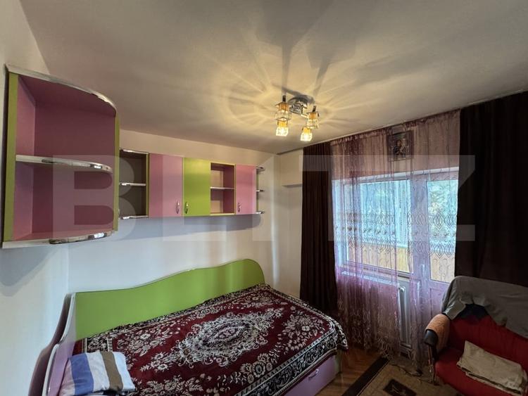 Apartament cu 4 camere decomandat, mobilat în Central