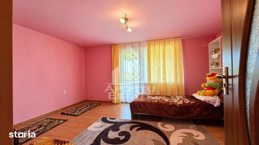 Casă cu 4 camere cu Teren 1260 Mp în Buteni