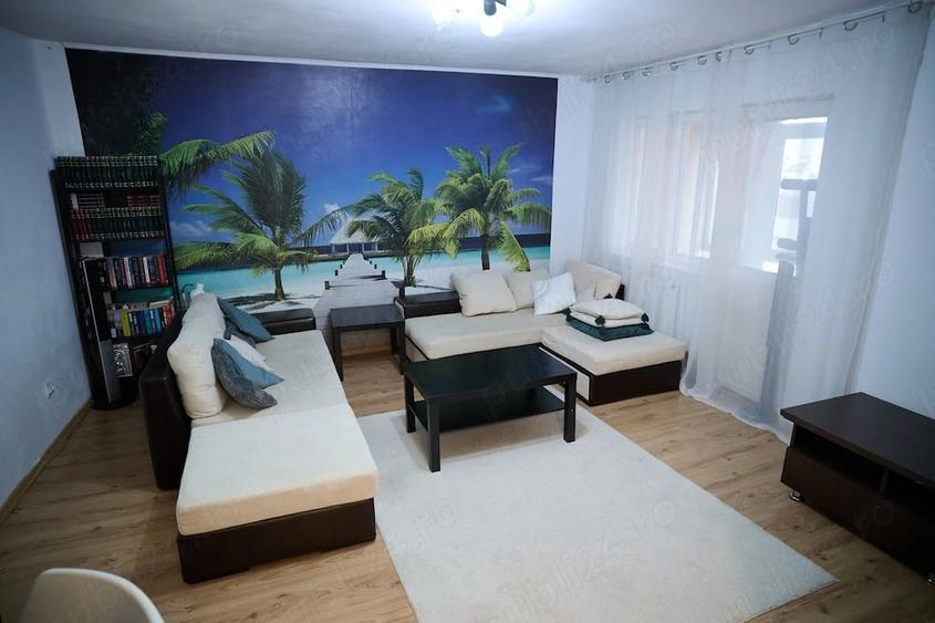 Apartament cu 3 camere decomandat în Micro 5