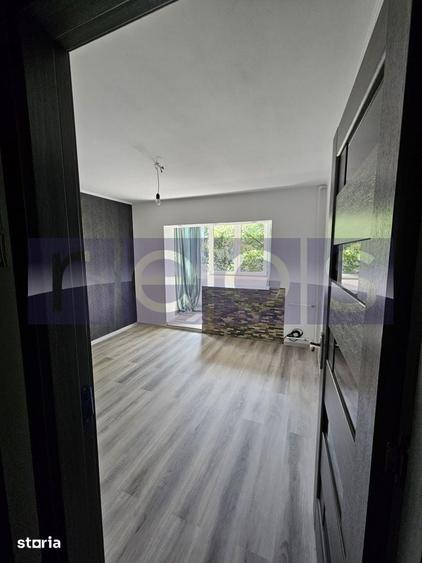 Apartament cu 4 camere decomandat, mobilat în Vitan