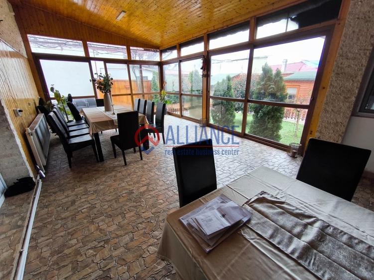 Casă cu 10 camere decomandat cu Teren 442 Mp în CET