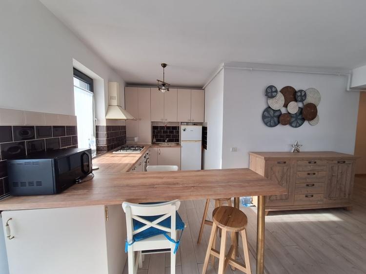 Apartament cu 2 camere decomandat, mobilat în Aradului