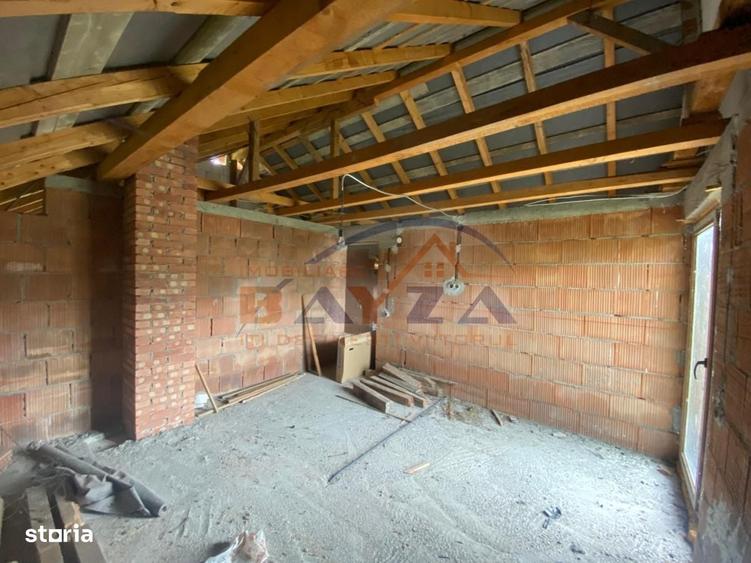 Casă cu 4 camere cu Teren 1200 Mp în Coaș