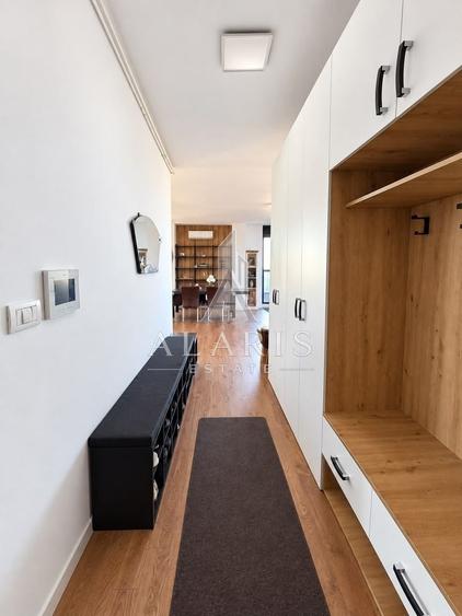Apartament cu 3 camere semidecomandat, mobilat în Torontalului