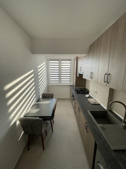Apartament cu 2 camere decomandat în Calea București