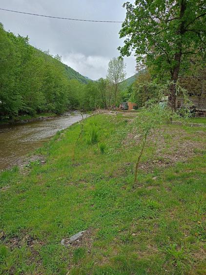 Teren de 3700 mp, în Măguri