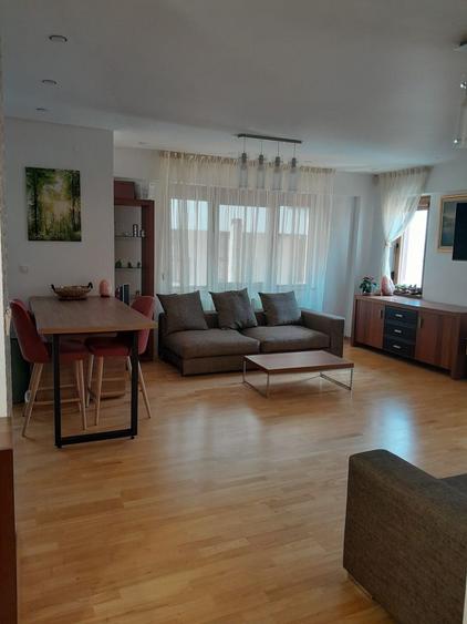 Apartament cu 3 camere decomandat, mobilat în Calea Călărașilor