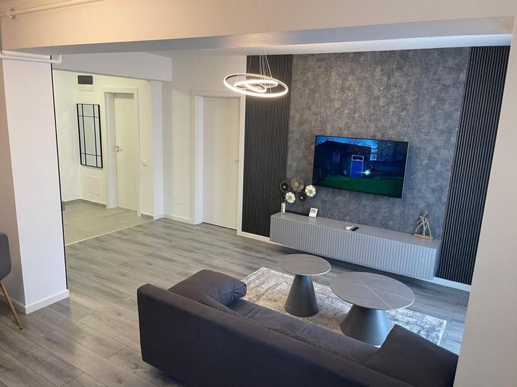 Apartament cu 2 camere decomandat în Palazu Mare