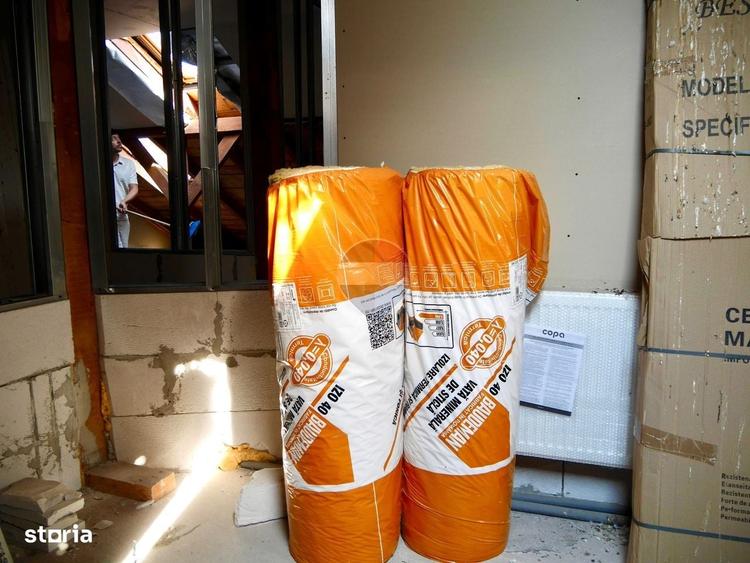 Apartament cu 4 camere decomandat în Cetate