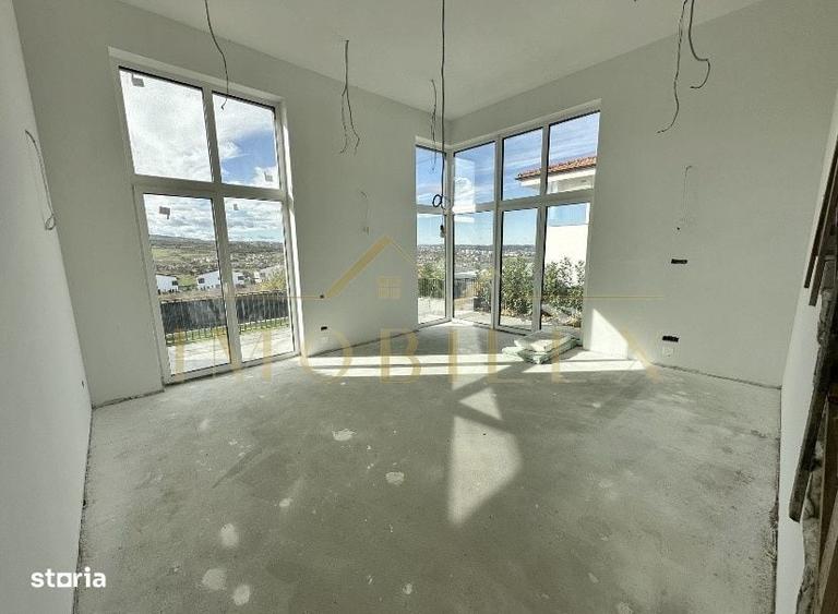 Casă cu 4 camere cu Teren 280 Mp în Borhanci