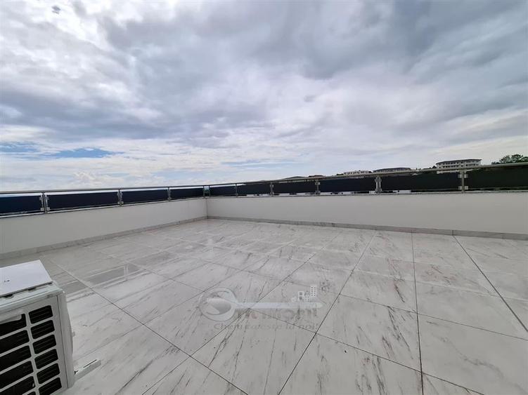 Penthouse cu 3 camere decomandat în Galata