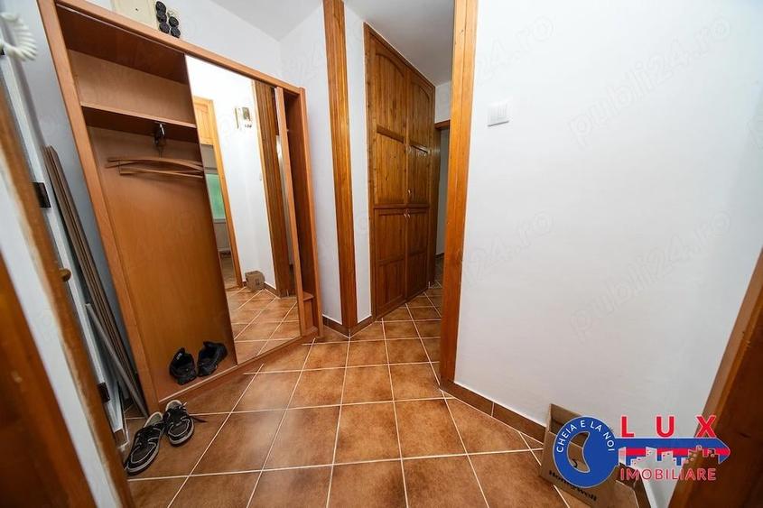 Apartament cu 3 camere decomandat în E3