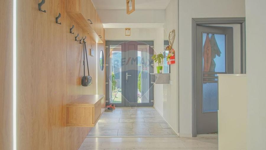 Casă cu 4 camere cu Teren 605 Mp în Central