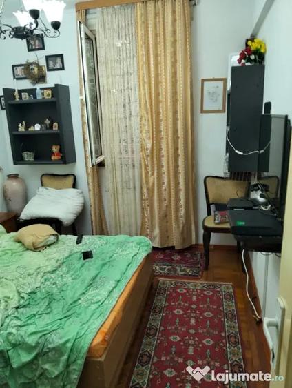 Apartament cu 3 camere decomandat în Primăverii
