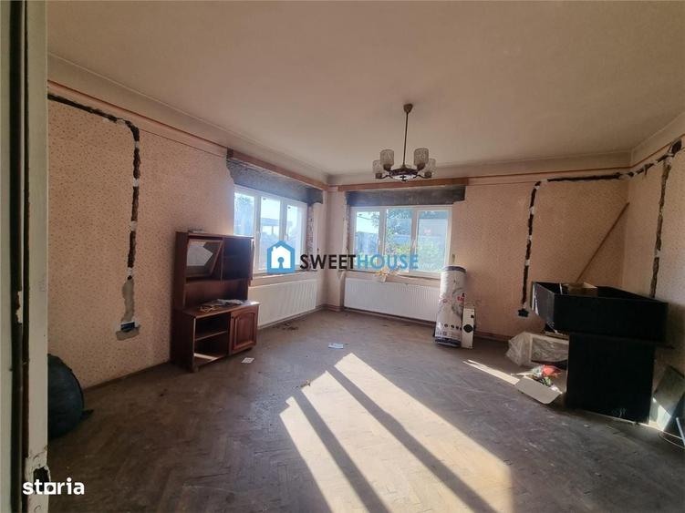 Casă cu 4 camere în Central