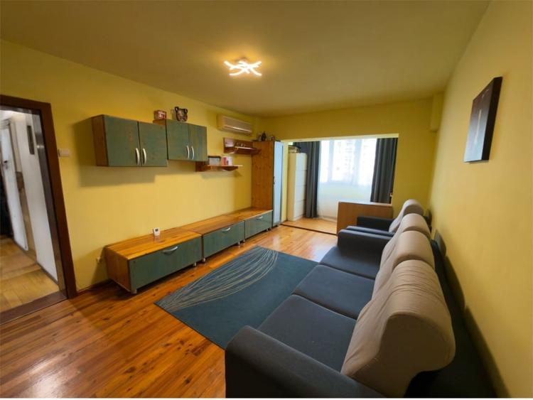 Apartament cu 2 camere decomandat, mobilat în Republicii