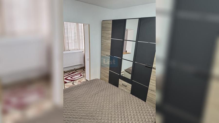 Apartament cu 4 camere decomandat, mobilat în Central