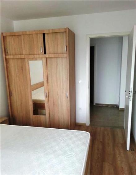 Apartament cu 2 camere decomandat, mobilat în Tractorul