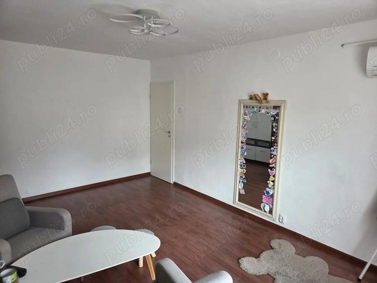 Apartament cu 3 camere decomandat în Lotus