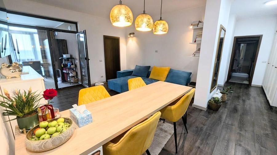Apartament cu 3 camere decomandat, mobilat în Girocului