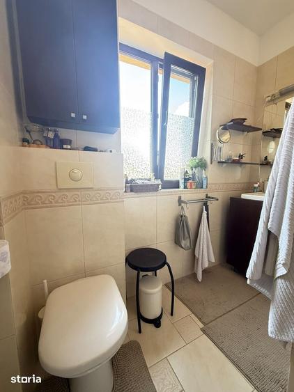 Casă cu 5 camere cu Teren 183 Mp în Vatra Luminoasă