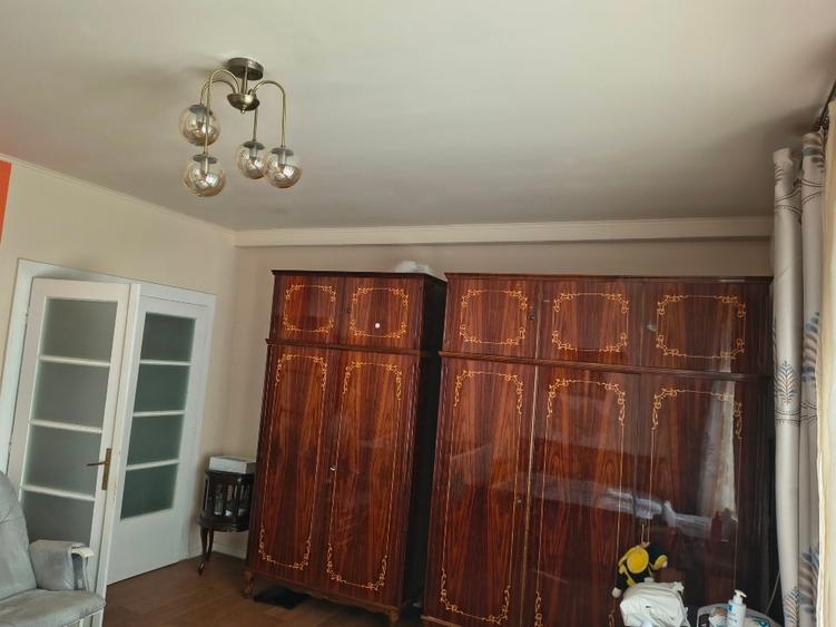 Apartament cu 3 camere decomandat, mobilat în Centrul Istoric