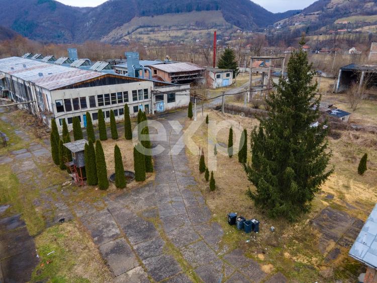 Spațiu industrial, de 5,000 mp, în Bucea