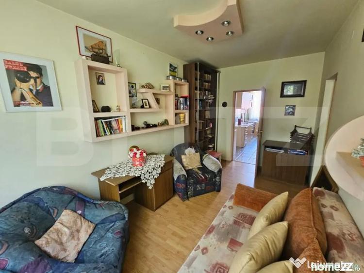Apartament cu 3 camere decomandat în Calea Moldovei