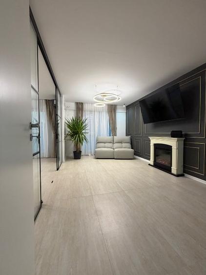 Apartament cu 3 camere decomandat, mobilat în Parcul Carol