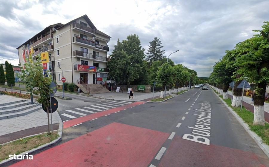 Spațiu comercial, de 400 mp, în Curtea de Argeș