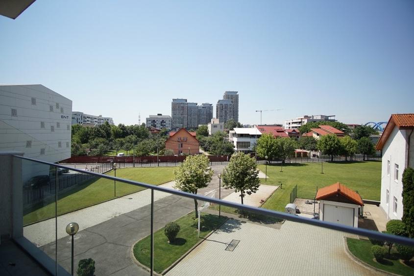 Apartament cu 3 camere decomandat, mobilat în Mihai Bravu