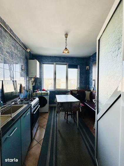 Apartament cu 3 camere decomandat în Alexandru cel Bun