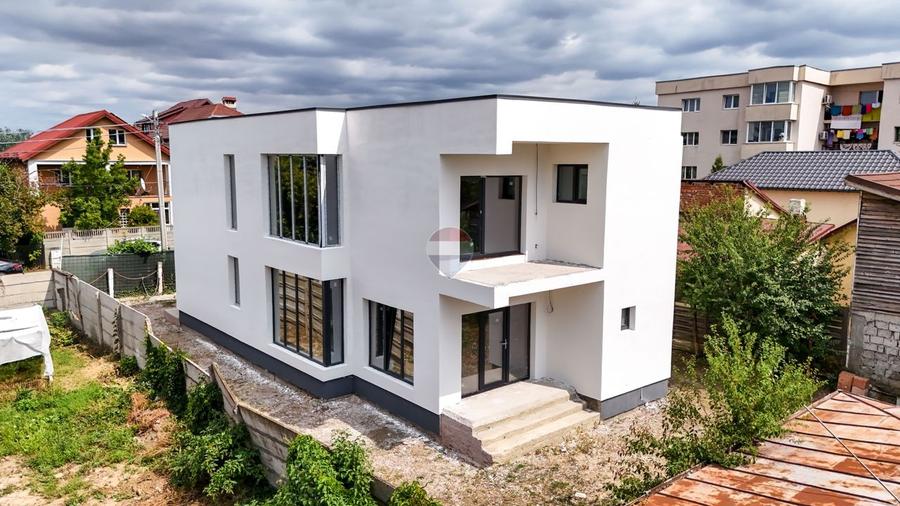 Casă individuală cu 5 camere cu Teren 400 Mp în Ultracentral