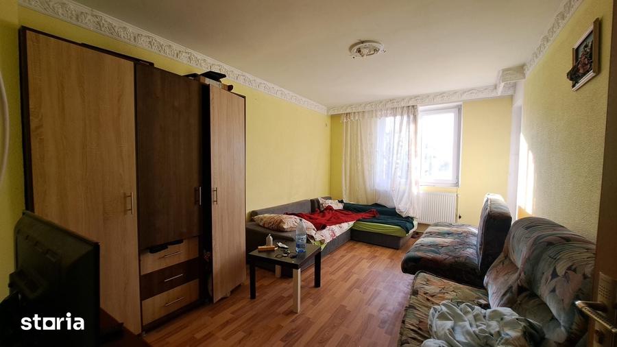 Apartament cu 3 camere decomandat în Agigea