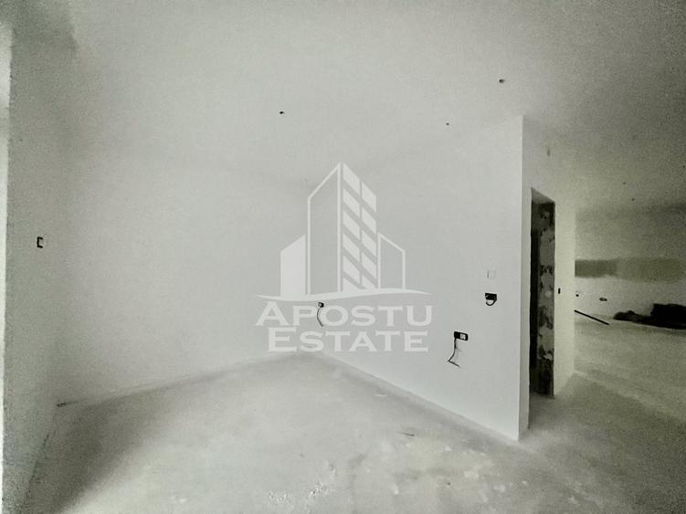 Apartament cu 2 camere semidecomandat în Aradului