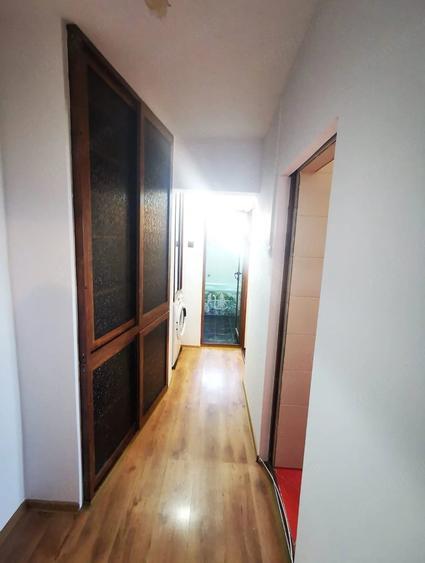 Apartament cu 2 camere decomandat în Micro 21